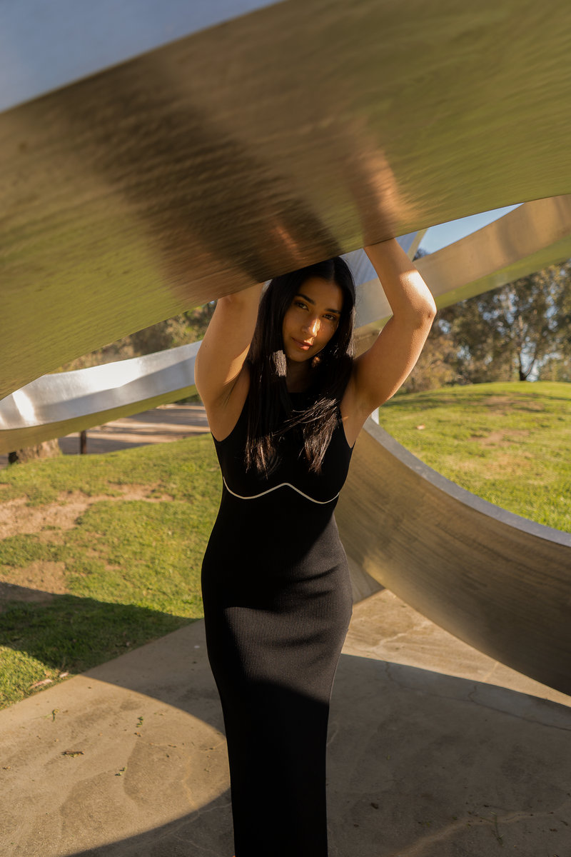Underline Knit Dress- Black